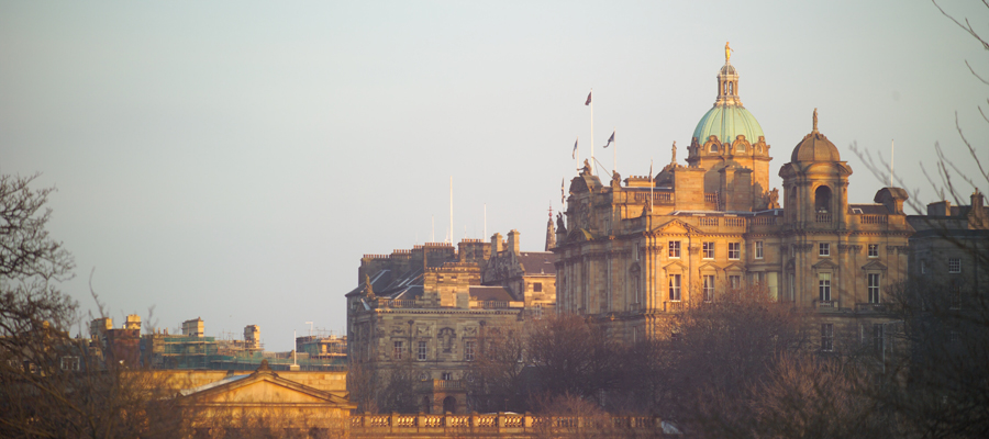 The National Gallery with the Scottish Headquarters of Lloyds Banking Group